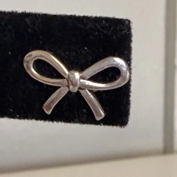 Tiffany & Co. Silver Bow Earrings - Picture 5 of 8